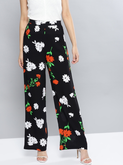 

Harpa Women Black & White Printed Parallel Trousers