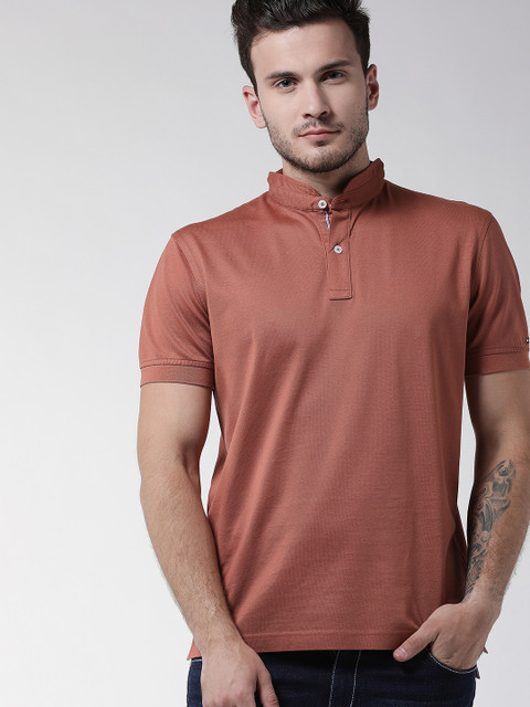 

Tommy Hilfiger Men Brown Solid Polo Collar T-shirt
