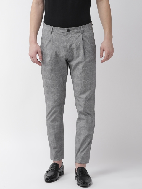 

Tommy Hilfiger Men Grey Regular Fit Checked Regular Trousers