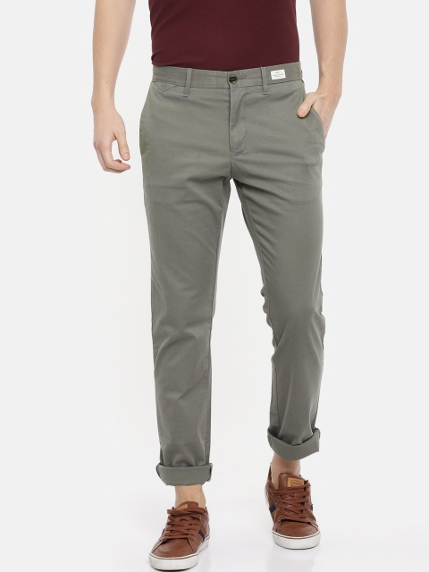 

Tommy Hilfiger Men Grey Regular Fit Solid Chinos