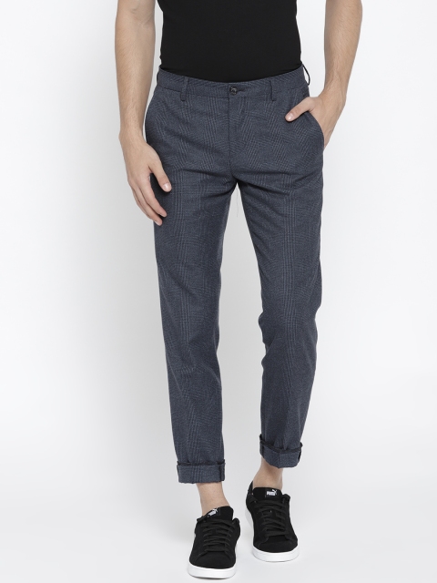 

Tommy Hilfiger Men Navy Regular Fit Checked Cropped Trousers, Navy blue