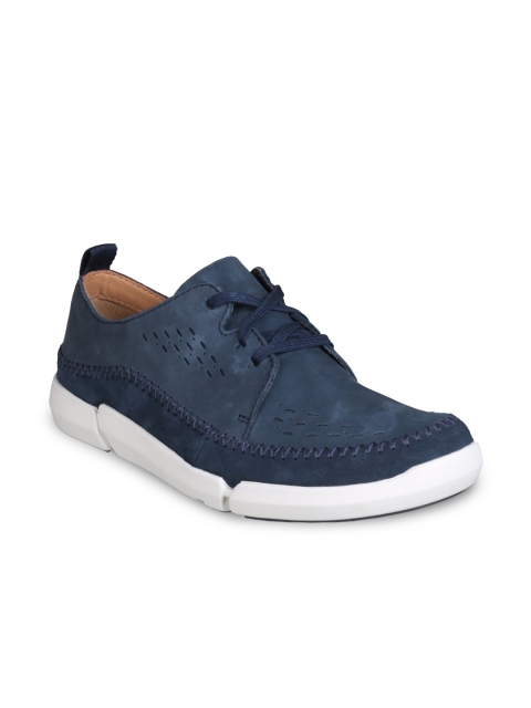 

Clarks Men Navy Blue Textured Leather Sneakers