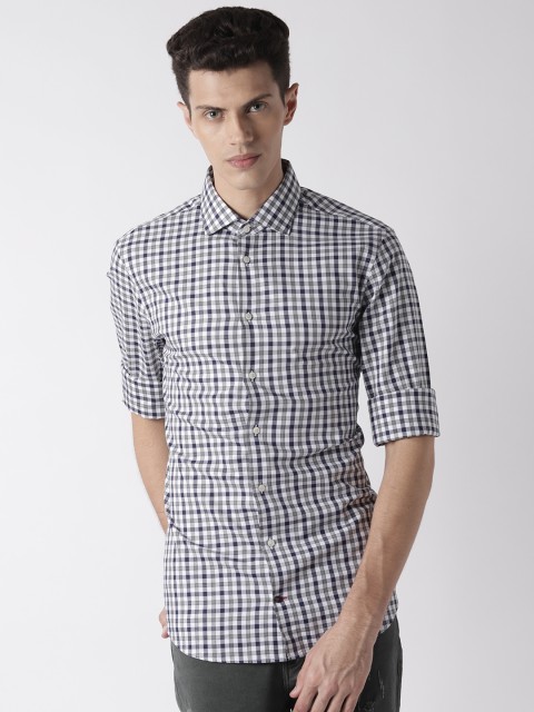 

Tommy Hilfiger Men Navy Blue & White Slim Fit Checked Casual Shirt