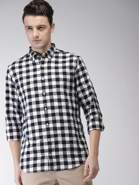 

Tommy Hilfiger Men White & Navy Regular Fit Checked Casual Shirt