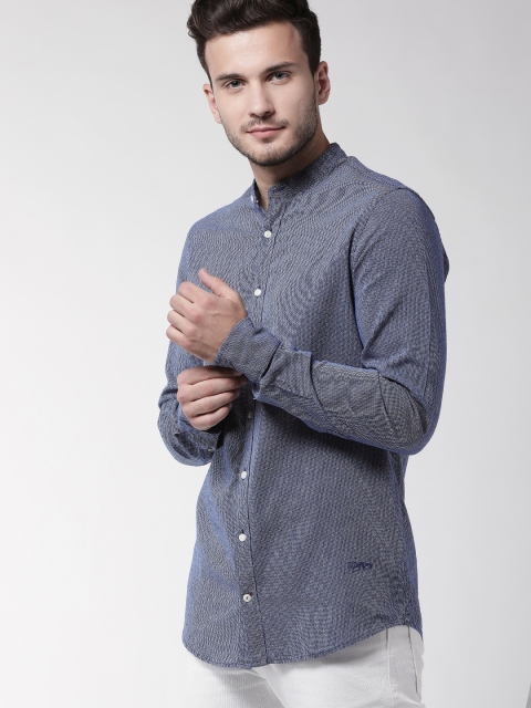 

Tommy Hilfiger Men Navy Blue & White Striped Regular Fit Casual Shirt