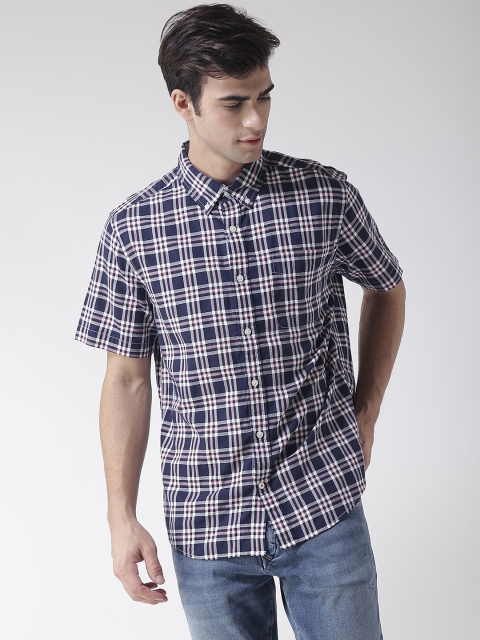 

Tommy Hilfiger Men Navy Blue & White Regular Fit Checked Casual Shirt