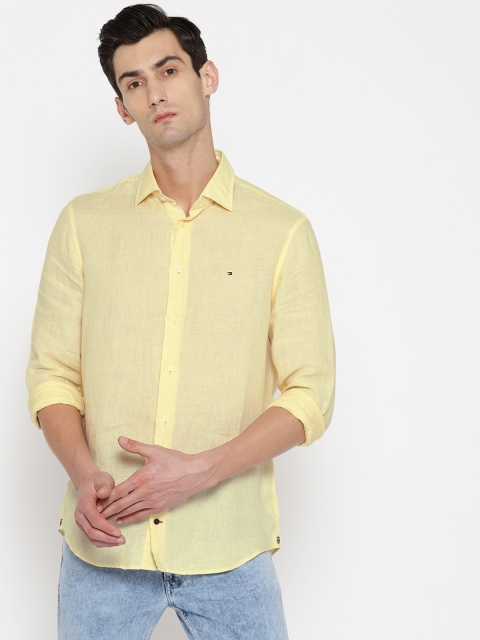 

Tommy Hilfiger Men Yellow Regular Fit Linen Solid Casual Shirt