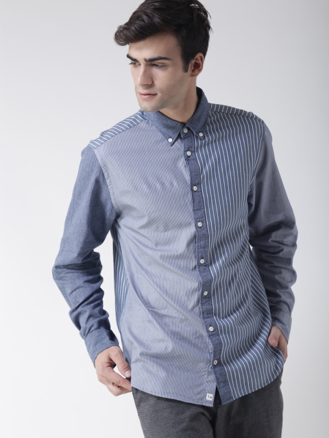 

Tommy Hilfiger Men Blue & White Regular Fit Striped Casual Shirt