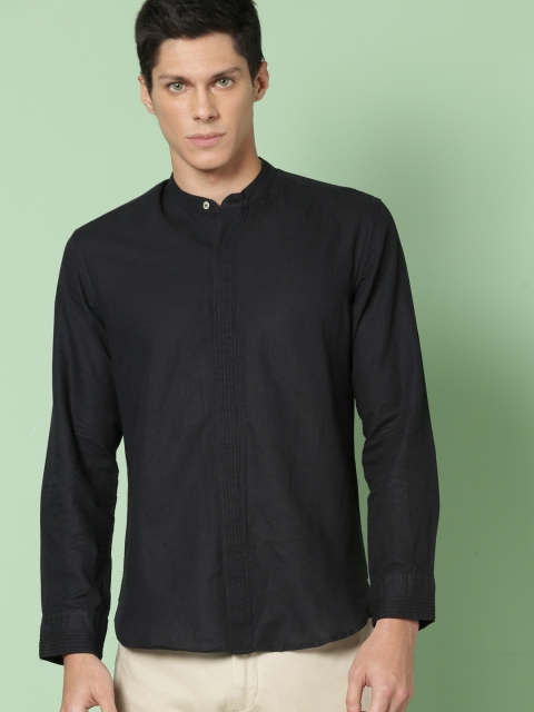 

House of Pataudi Men Black Regular Fit Solid Casual Shirt