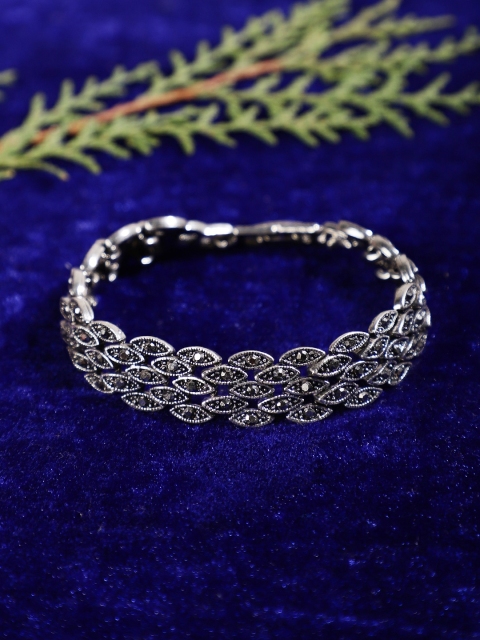 

Shining Diva Silver-Toned Bracelet