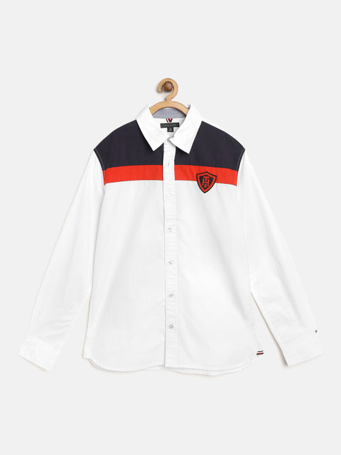 

Tommy Hilfiger Boys White & Navy Blue Regular Fit Colourblocked Casual Shirt