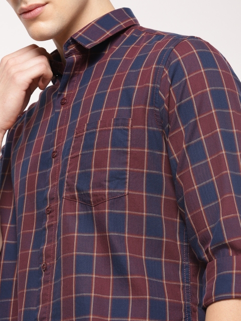 

ether Men Navy Blue & Maroon Regular Fit Checked Casual Shirt