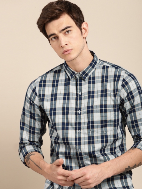 

ether Men Navy Blue & Off-White Regular Fit Checked Casual Shirt