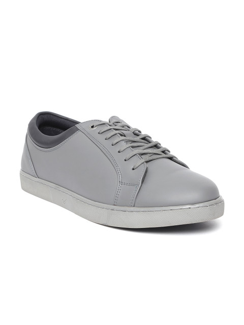 

Blackberrys Men Grey Sneakers