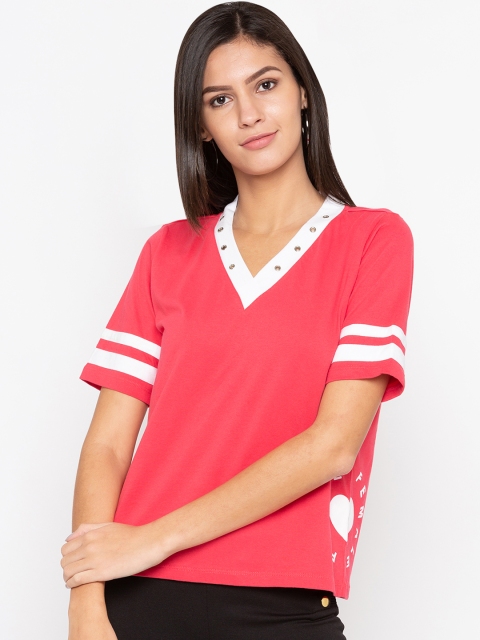 

Globus Women Pink Solid V-Neck T-shirt