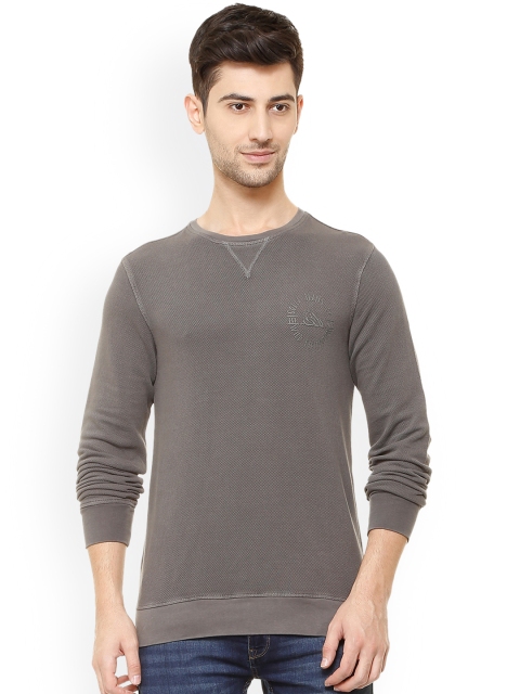 

Solly Jeans Co. Men Taupe Solid Round Neck T-shirt