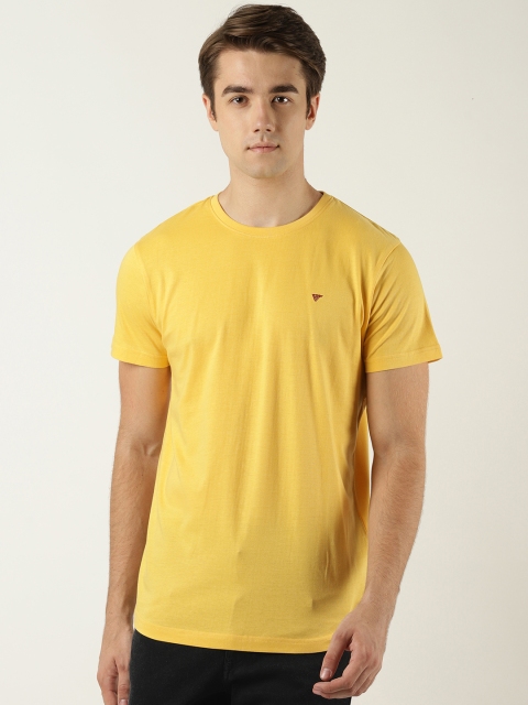 

Blue Saint Men Yellow Solid Round Neck T-shirt