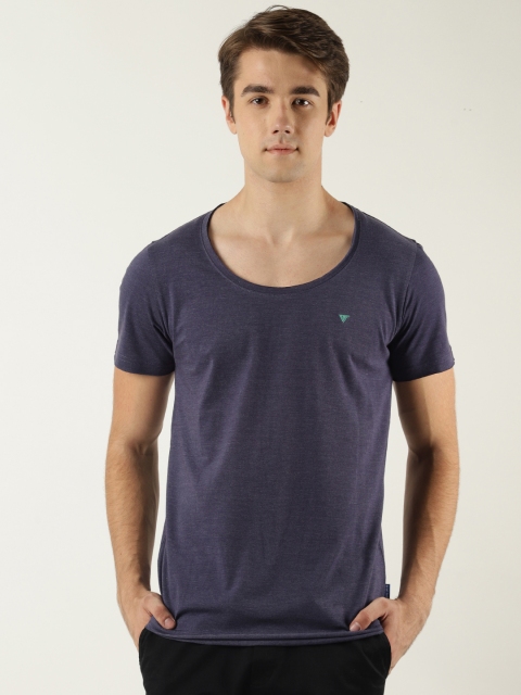 

Blue Saint Men Navy Blue Solid Scoop Neck T-shirt