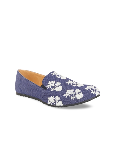 

Kanvas Men Blue & White Printed Slip-On Sneakers