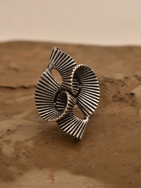 

Pipa Bella Women Silver-Toned Finger Ring