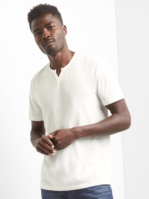 

GAP Men Short Sleeve Notch T-Shirt, White
