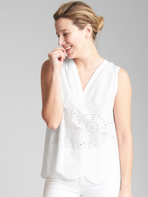 

GAP Women White Sleeveless Eyelet Embroidered V-Neck Top with Scalloped Hem