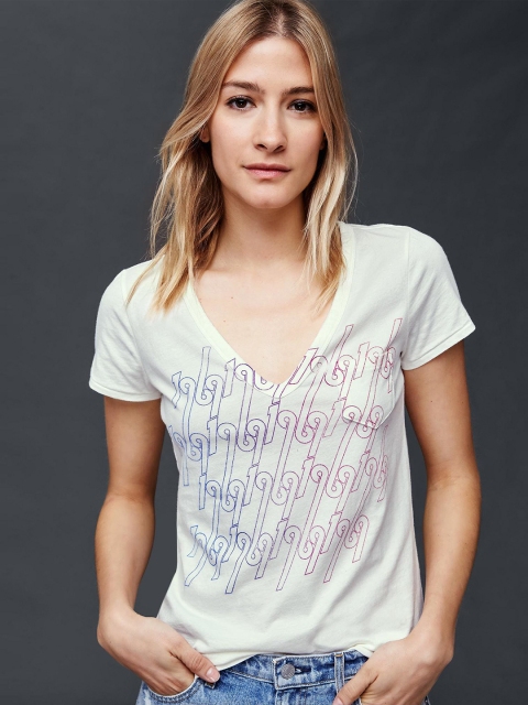 

GAP Women White Retro 1969 Graphic V-Neck Top