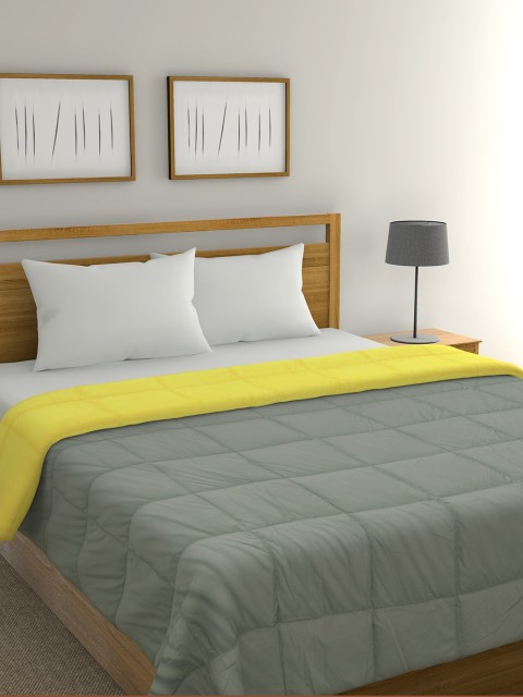 

Raymond Home Green & Grey Geometric Mild Winter 210 GSM Double Bed Quilt