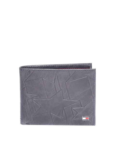

Tommy Hilfiger Men Black Textured Two Fold Wallet