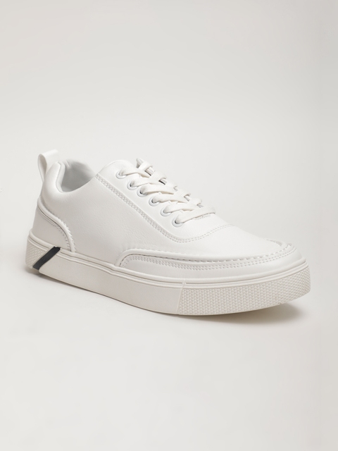 

LOCOMOTIVE Men White Sneakers