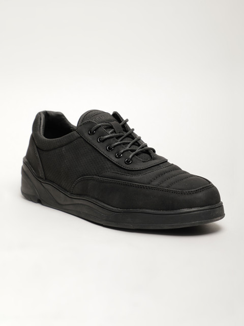 

LOCOMOTIVE Men Black Sneakers