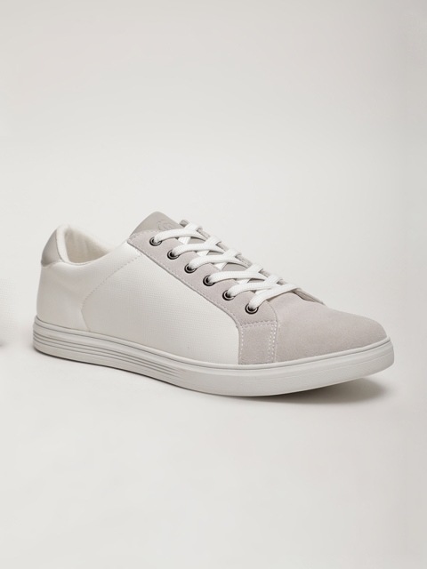 

LOCOMOTIVE Men White Colourblocked Sneakers