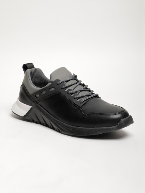 

LOCOMOTIVE Men Black Sneakers
