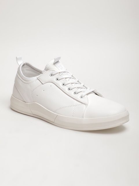 

LOCOMOTIVE Men White Solid Sneakers