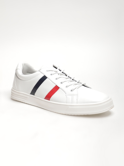 

LOCOMOTIVE Men White Solid Sneakers