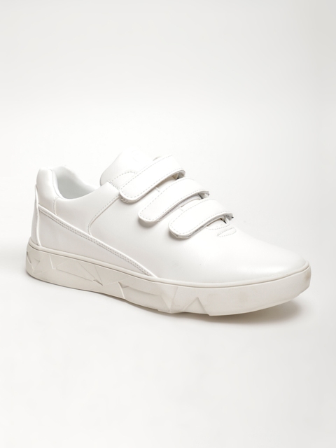 

LOCOMOTIVE Men White Solid Slip-On Sneakers