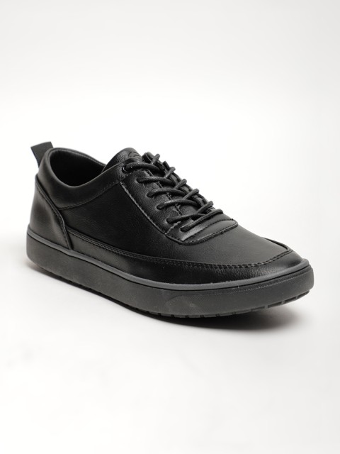 

LOCOMOTIVE Men Black Sneakers