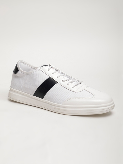 

LOCOMOTIVE Men White Sneakers