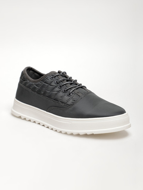

LOCOMOTIVE Men Grey Sneakers