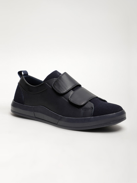 

LOCOMOTIVE Men Navy Blue Slip-On Sneakers