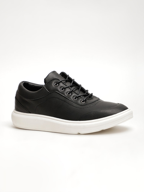 

LOCOMOTIVE Men Black Sneakers
