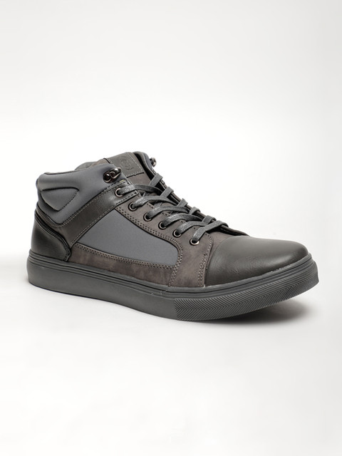 

LOCOMOTIVE Men Grey Sneakers