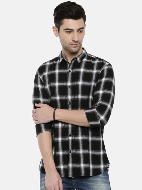 

Breakbounce Men Black & White Slim Fit Checked Casual Shirt
