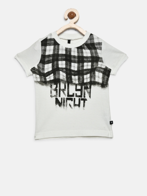 

United Colors of Benetton Boys Off-White Printed Round Neck T-shirt
