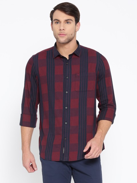 

Blackberrys Men Maroon & Navy Slim Fit Checked Casual Shirt