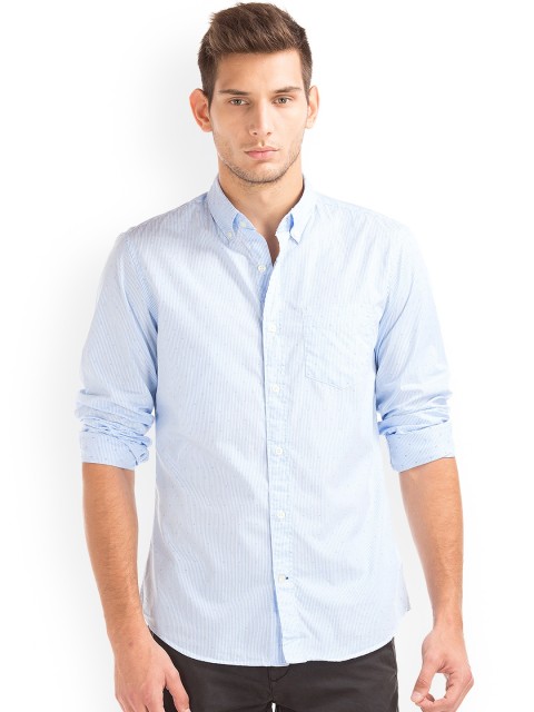 

GAP Men Standard Fit Check Shirt, Blue