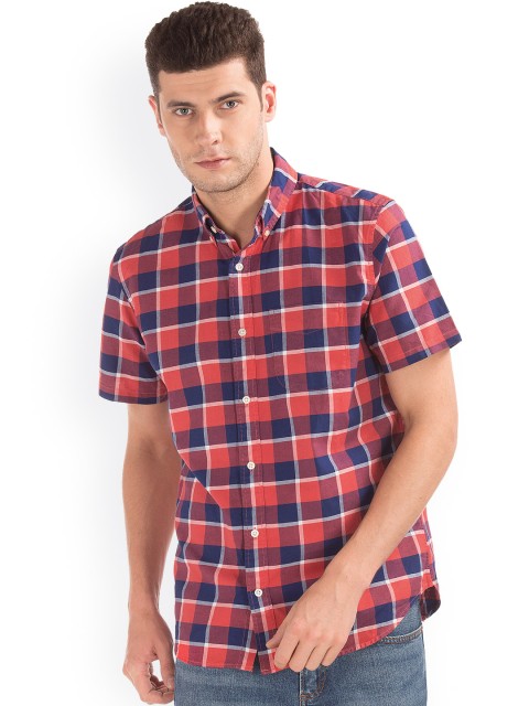 

GAP Men red & Navy Blue Oxford Check Short Sleeve Shirt