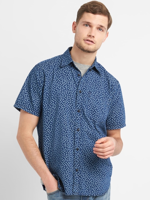

GAP Men Standard Fit Print Short Sleeve Shirt In Denim, Blue
