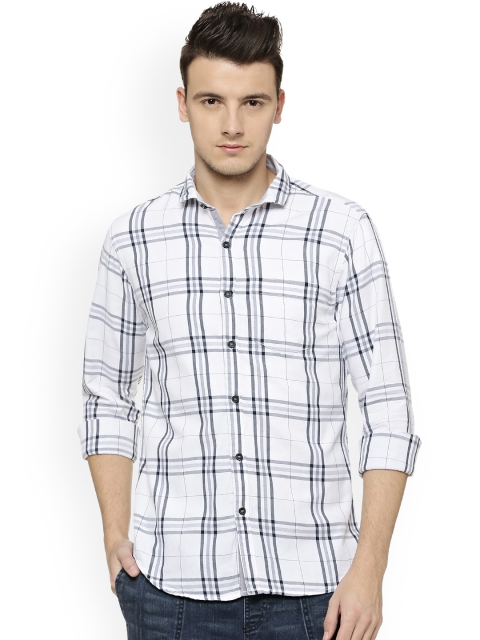 

Campus Sutra Men White & Navy Blue Regular Fit Checked Casual Shirt