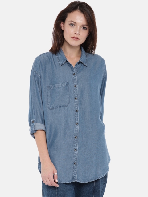 

FOREVER 21 Women Blue Regular Fit Solid Chambray Casual Shirt